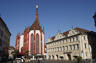 Gotische Marienkapelle und Falkenhaus mit Rokokofassade
